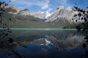 WEB-FAV-0883-emerald-lake-framed-by-trees-